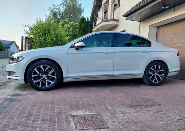 Volkswagen Passat cena 82999 przebieg: 125000, rok produkcji 2016 z Leszno małe 154